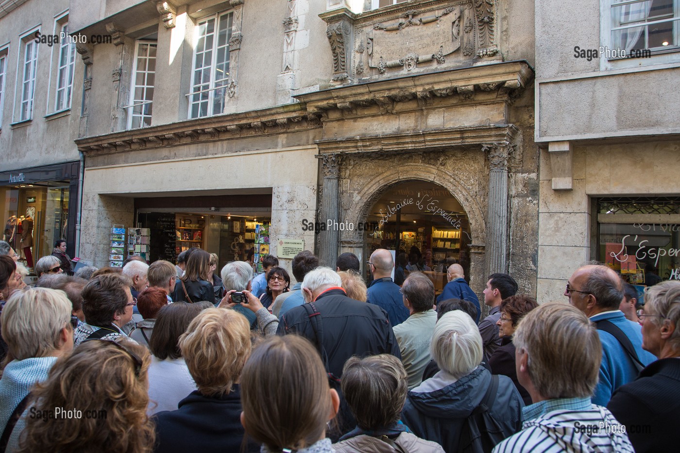 MAISON DE L'APOTHICAIRE CLAUDE HUVE DU XVI EME SIECLE, MAISON DITE DU MEDECIN HUVE, DEVENUE UNE LIBRAIRIE, LA LIBRAIRIE ESPERLUETTE, CHARTRES, EURE-ET-LOIR (28), FRANCE 