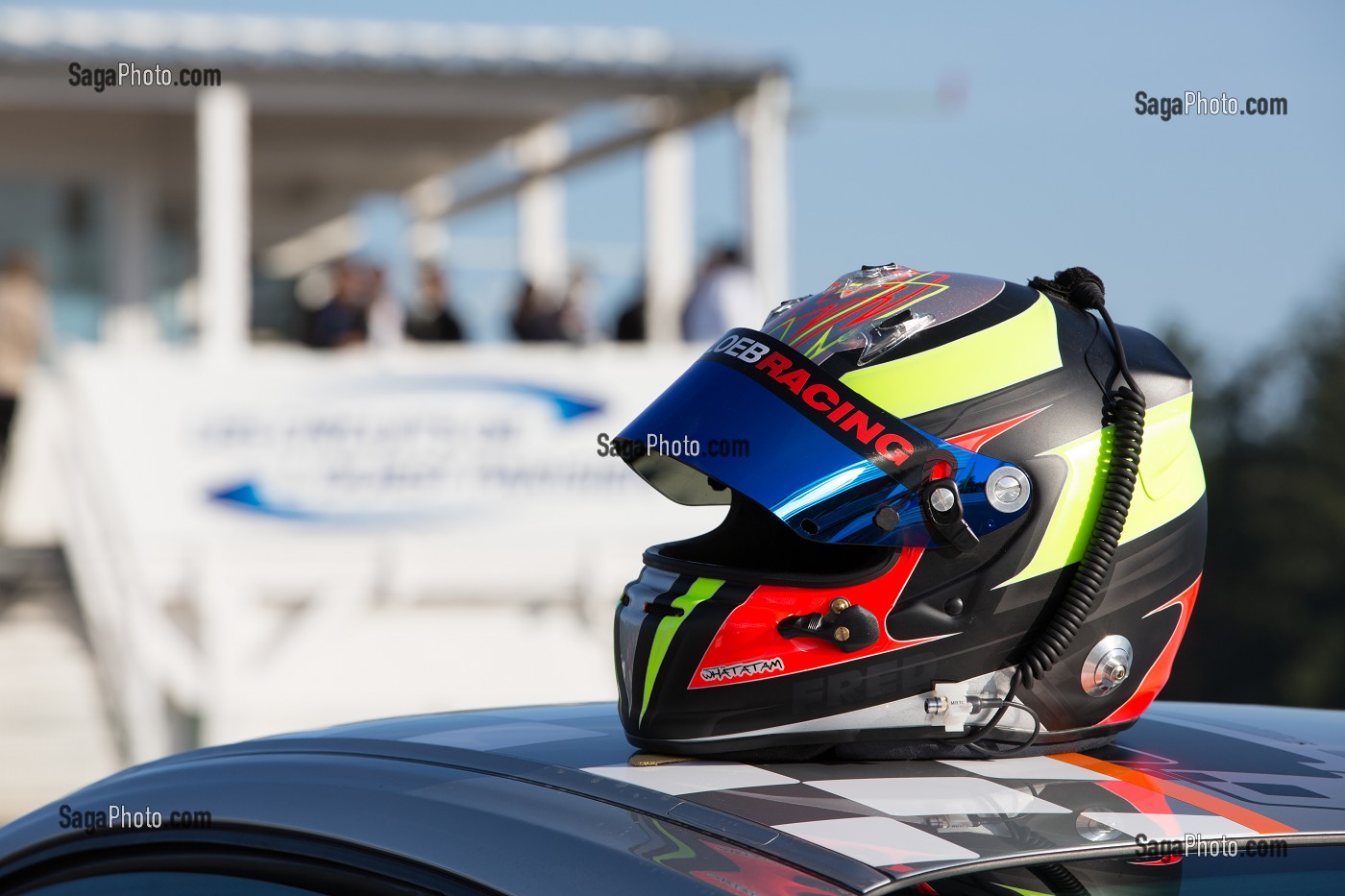 CASQUE DE PILOTE, STAGE DE PILOTAGE SUR CIRCUIT AUTOMOBILE, PRO-PULSION, DREUX, EURE-ET-LOIR (28), FRANCE 