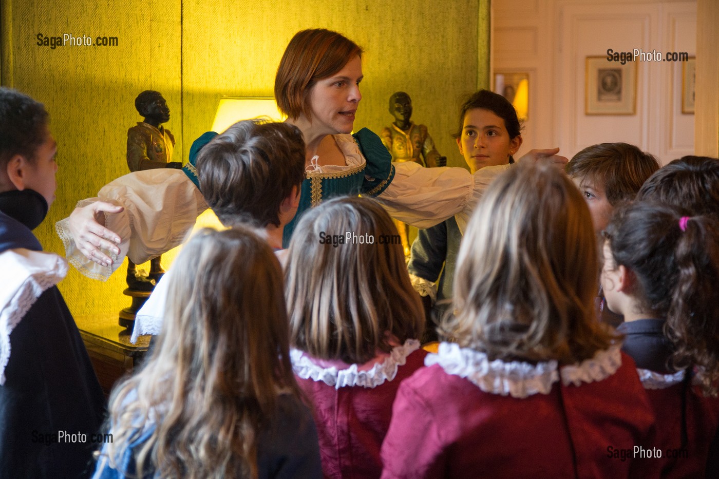 ANIMATION POUR LES ENFANTS AVEC LES PETITS AMBASSADEURS, VISITE EN COSTUMES D'EPOQUE DU CHATEAU DE MAINTENON, EURE-ET-LOIR (28), FRANCE 