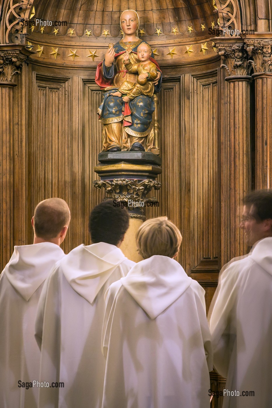 NOTRE-DAME DU PILIER DITE LA VIERGE AU PILIER, EN BOIS DE POIRIER DE 1540, INTERIEUR DE LA CATHEDRALE NOTRE-DAME DE CHARTRES, CLASSEE AU PATRIMOINE MONDIAL DE L'UNESCO, EURE-ET-LOIR (28), FRANCE 