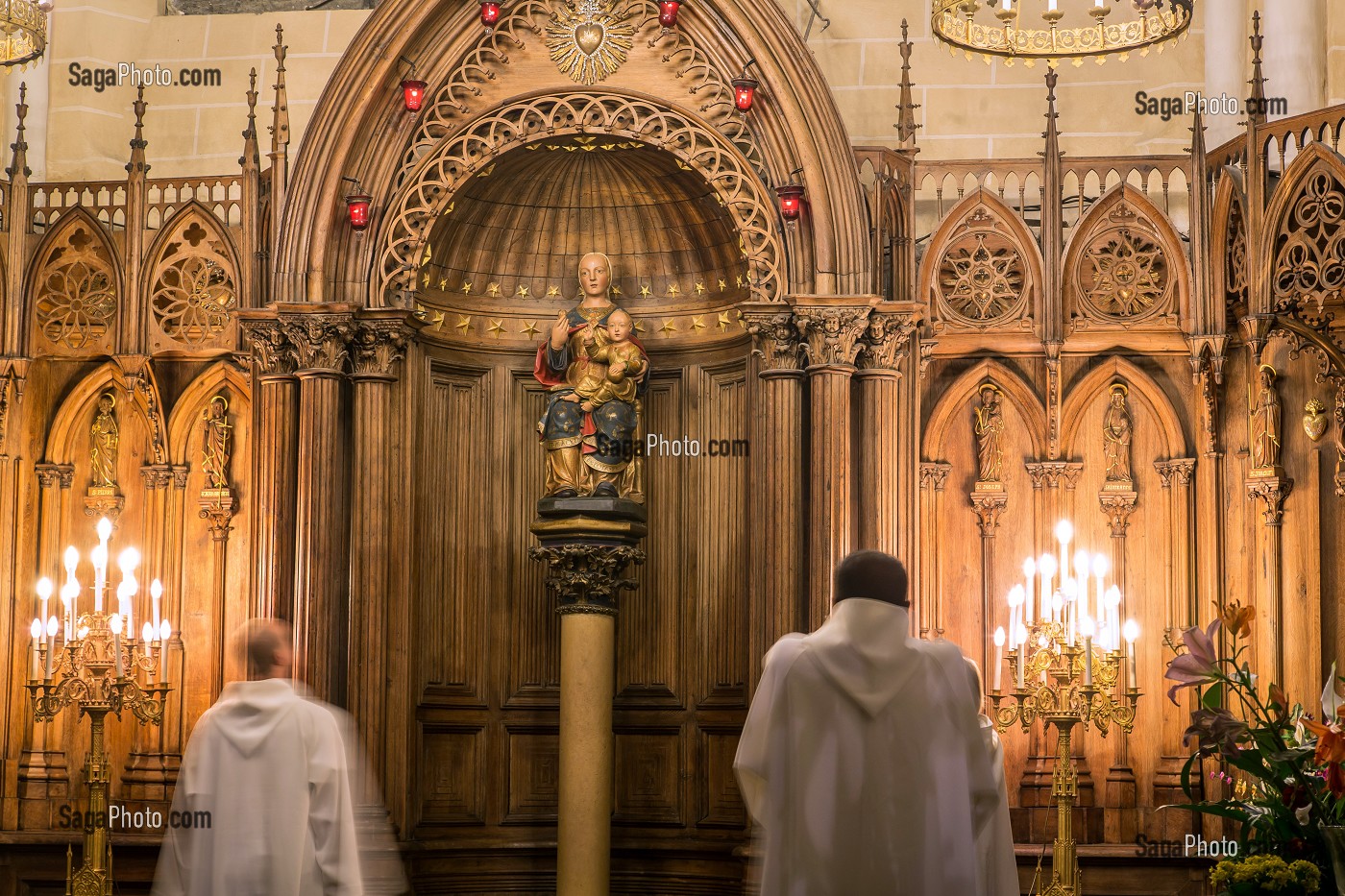 NOTRE-DAME DU PILIER DITE LA VIERGE AU PILIER, EN BOIS DE POIRIER DE 1540, INTERIEUR DE LA CATHEDRALE NOTRE-DAME DE CHARTRES, CLASSEE AU PATRIMOINE MONDIAL DE L'UNESCO, EURE-ET-LOIR (28), FRANCE 