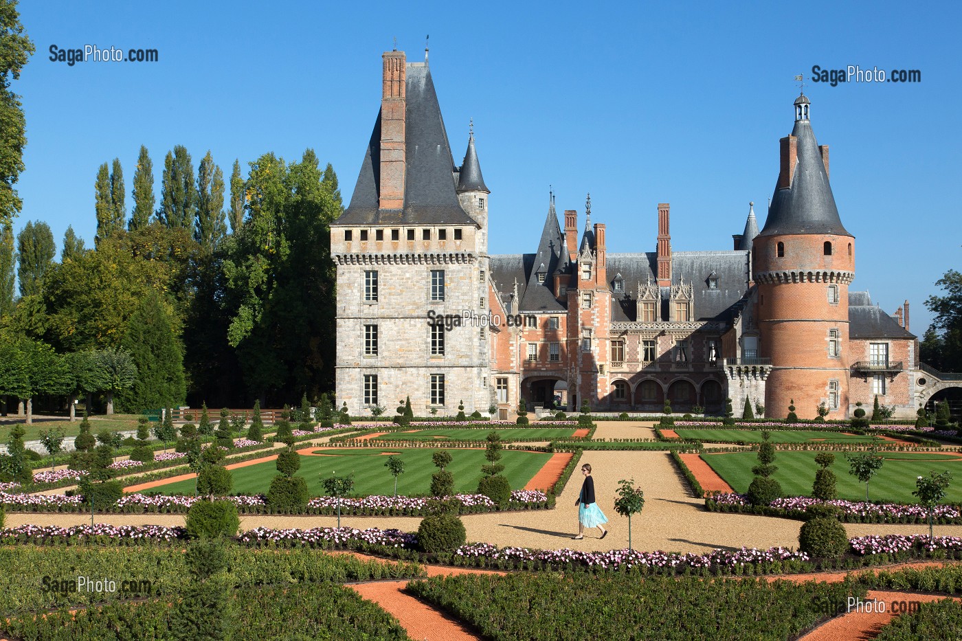 JARDINS A LA FRANCAISE DESSINES SUIVANT LES PLANS D'ANDRE LE NOTRE JARDINIER DU ROI LOUIS XIV, CHATEAU DE MAINTENON, EURE-ET-LOIR (28), FRANCE 