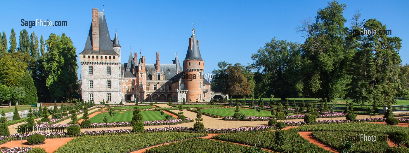 JARDINS A LA FRANCAISE DESSINES SUIVANT LES PLANS D'ANDRE LE NOTRE JARDINIER DU ROI LOUIS XIV, CHATEAU DE MAINTENON, EURE-ET-LOIR (28), FRANCE 