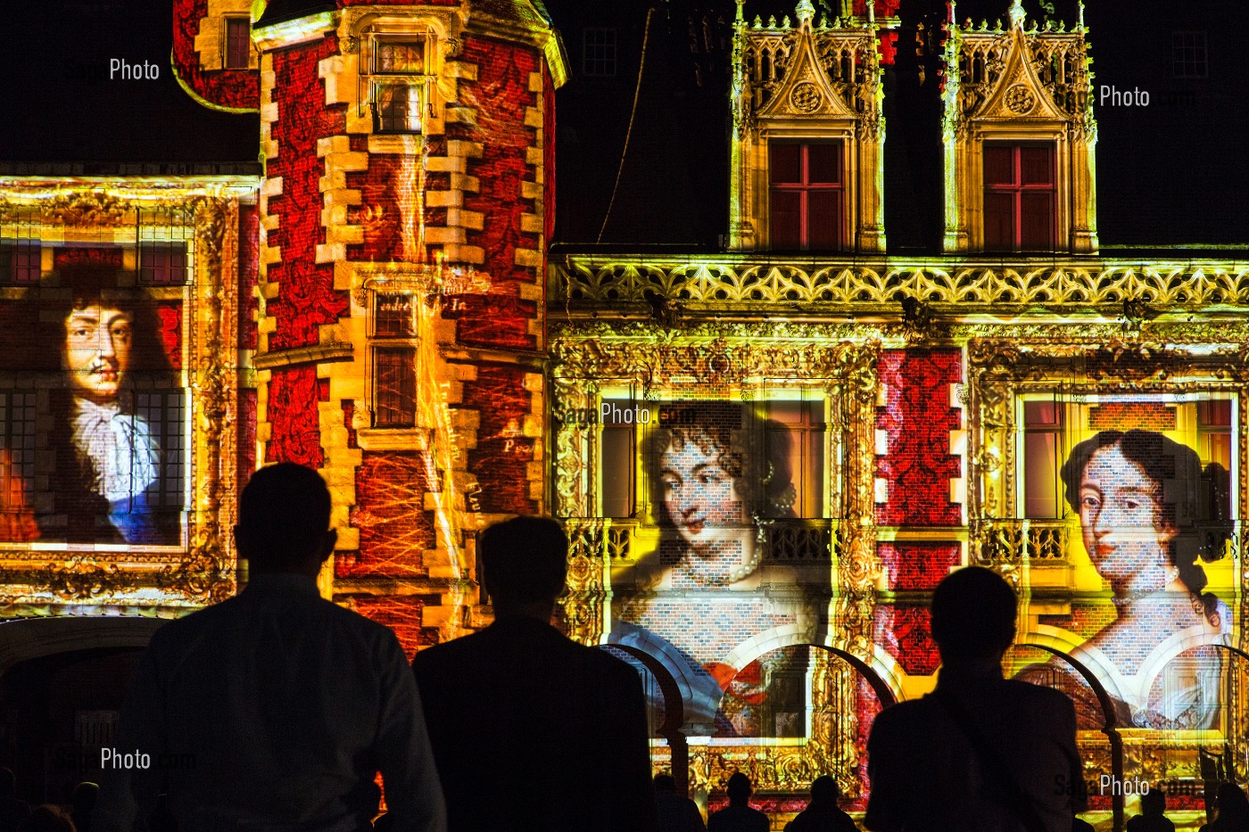 SPECTACLE SONS ET LUMIERE 'MADAME DE MAINTENON OU L'OMBRE DU SOLEIL', EVOQUANT L'HISTOIRE DE L'EPOUSE SECRETE DU ROI LOUIS XIV, SCENOGRAPHIE DE XAVIER DE RICHEMOND, CHATEAU DE MAINTENON, EURE-ET-LOIR (28), FRANCE 