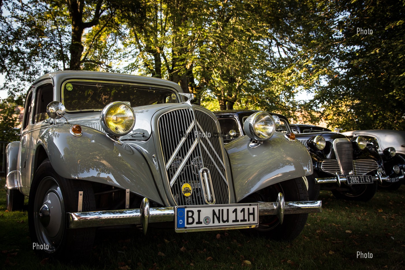 80 ANS DE LA TRACTION AVANT CITROEN, VOITURE DE LEGENDE DANS LE PARC DU CHATEAU SAINT-SIMON, LA FERTE-VIDAME, EURE-ET-LOIR (28), FRANCE 