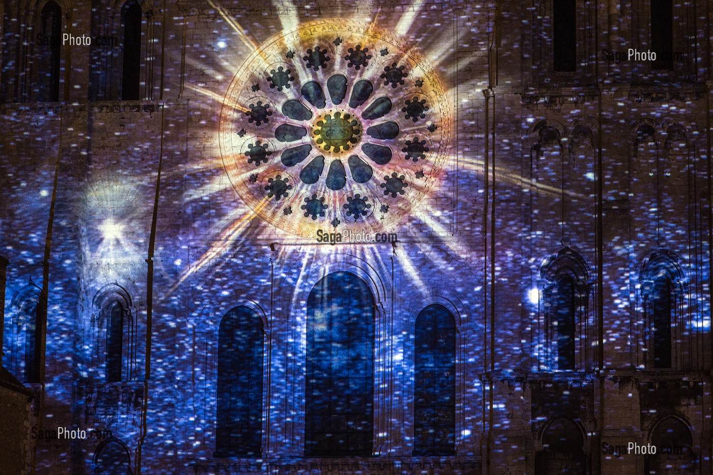FESTIVAL DE CHARTRES EN LUMIERES SUR LE PORTAIL ROYAL DE LA CATHEDRALE NOTRE-DAME, CHARTRES, EURE-ET-LOIR (28), FRANCE 