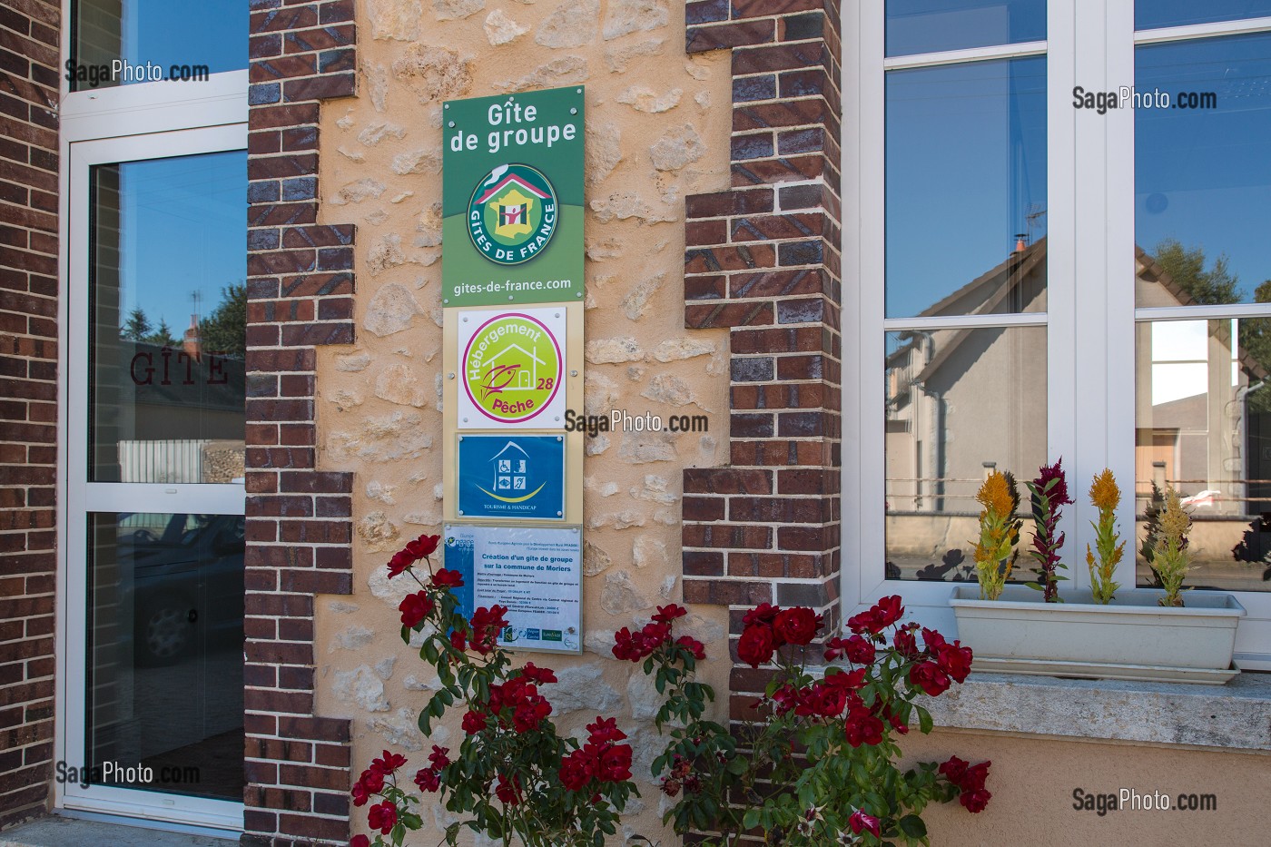 GITE DE GROUPE (GITE DE FRANCE ET TOURISME ET HANDICAP) ET HEBERGEMENT ACCUEIL PECHE, MORIERS, EURE-ET-LOIR (28), FRANCE 