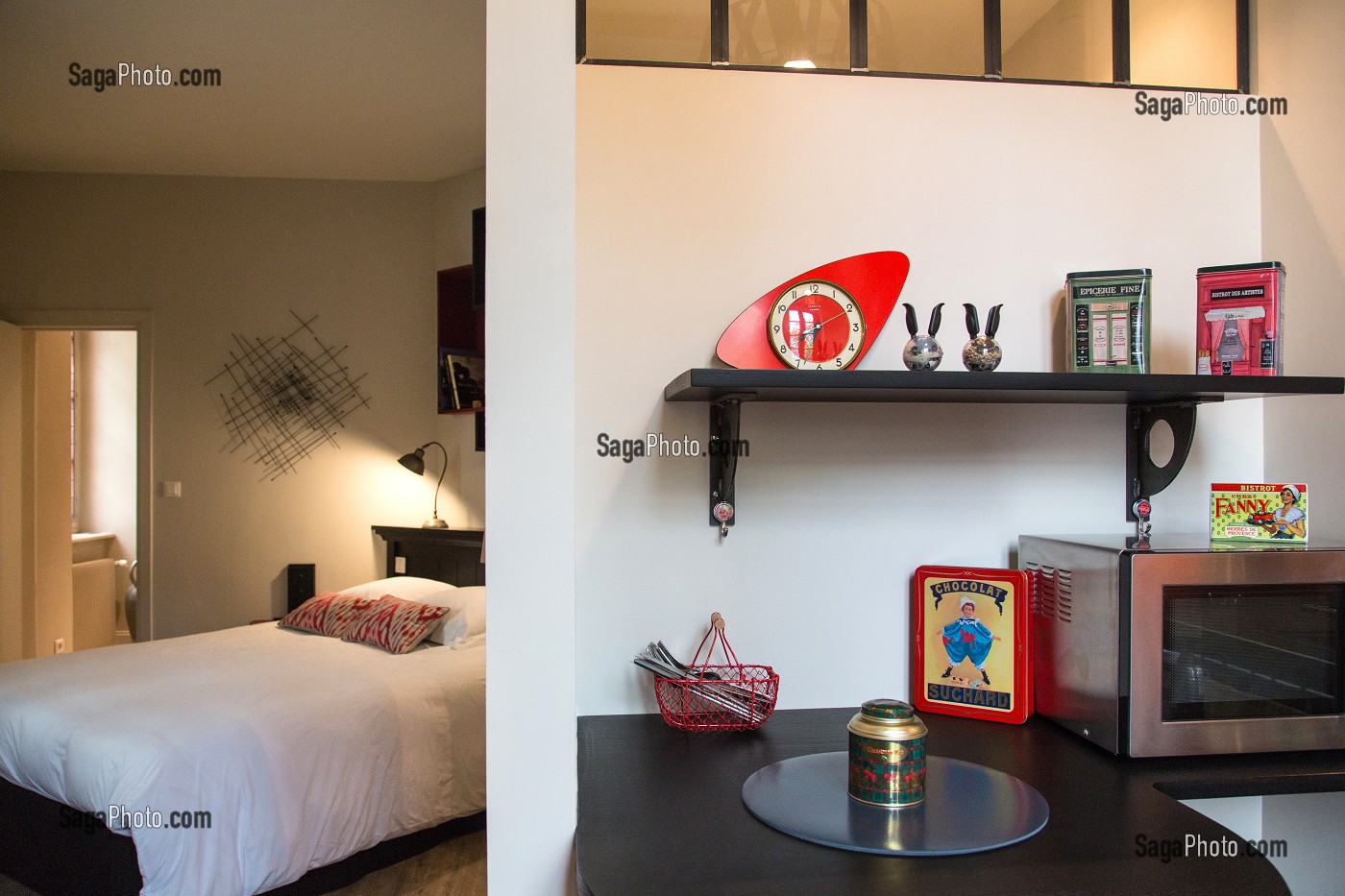 CHAMBRE D'HOTES 'L'ESCALE EN COULEUR', RUE DANIEL BOUTET, CHARTRES (28) EURE-ET-LOIR, FRANCE 