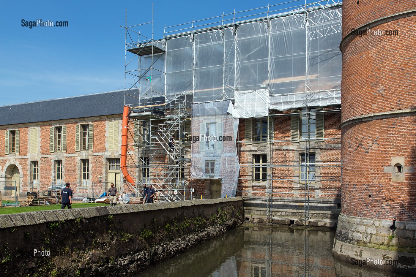 CHANTIER DE RAVALEMENT ET REFECTION DE TOITURE, GRANDE GALERIE, CHATEAU DE MAINTENON (28), FRANCE 