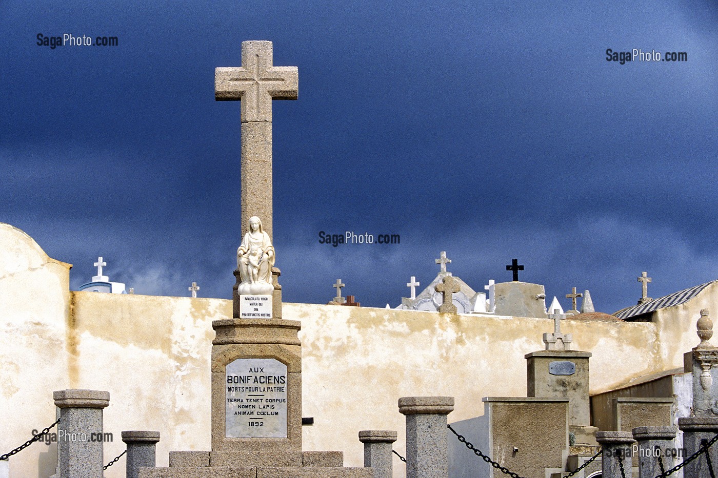 CIMETIERE DE BONIFACIO, CORSE DU SUD (2A), FRANCE 