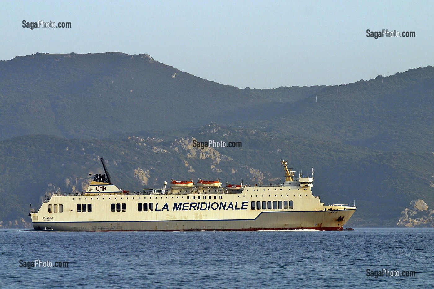 FERRY USAGE DE LA COMPAGNIE CMN 'LA MERIDIONALE' RELIANT LA CORSE AU CONTINENT, PROPRIANO, CORSE DU SUD (2A), FRANCE 