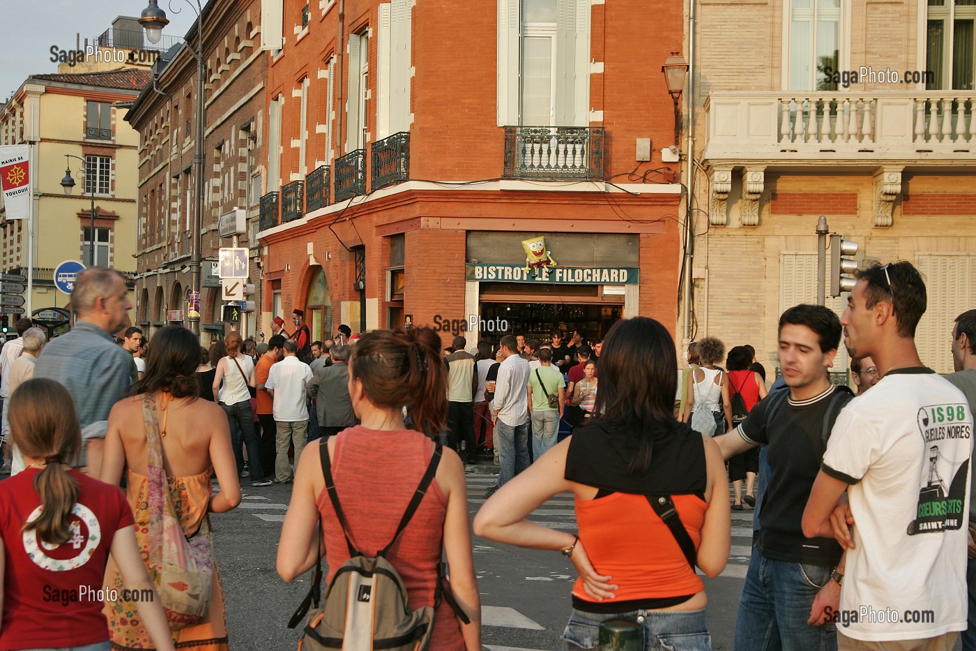 AMBIANCE DE RUE PRES DU PONT NEUF, RUE DE METZ, TOULOUSE, HAUTE-GARONNE (31), FRANCE 