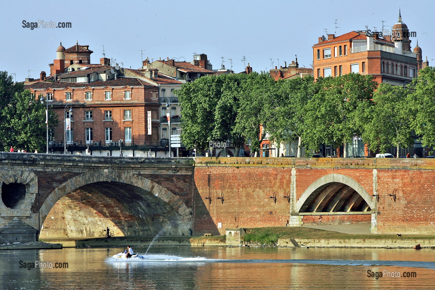 LE PONT-NEUF SUR LA GARONNE RELIE LA PLACE ESQUIROL AU COURS DILLON, ACHEVE EN 1632, TOULOUSE, HAUTE-GARONNE (31), FRANCE 