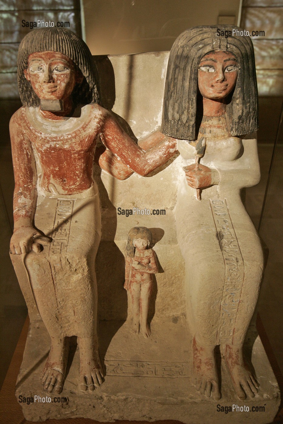 COUPLE ET ENFANT EN BOIS ET SCULPTE ET PEINT, EGYPTE NOUVELLE (ENTRE 1500 ET 1080 AVANT JC), MUSEE GEORGES LABIT (ARTS D'ASIE ET ANTIQUITES EGYPTIENNES), TOULOUSE, HAUTE-GARONNE (31), FRANCE 