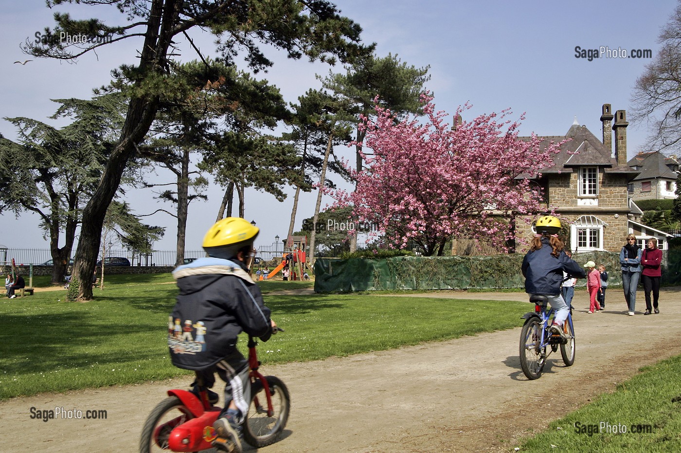 BALLADE A VELO, PARC DE PORT BRETON, DINARD, ILLE-ET-VILAINE (35), FRANCE 