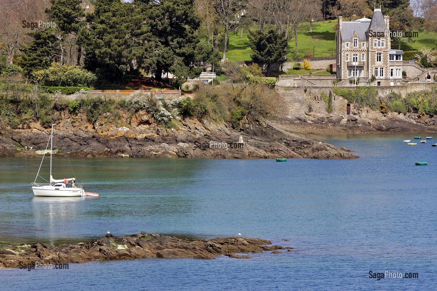 BORD DE LA RANCE PRES DU BARRAGE,  SENTIER DES DOUANIERS, DINARD, ILLE-ET-VILAINE (35), FRANCE 