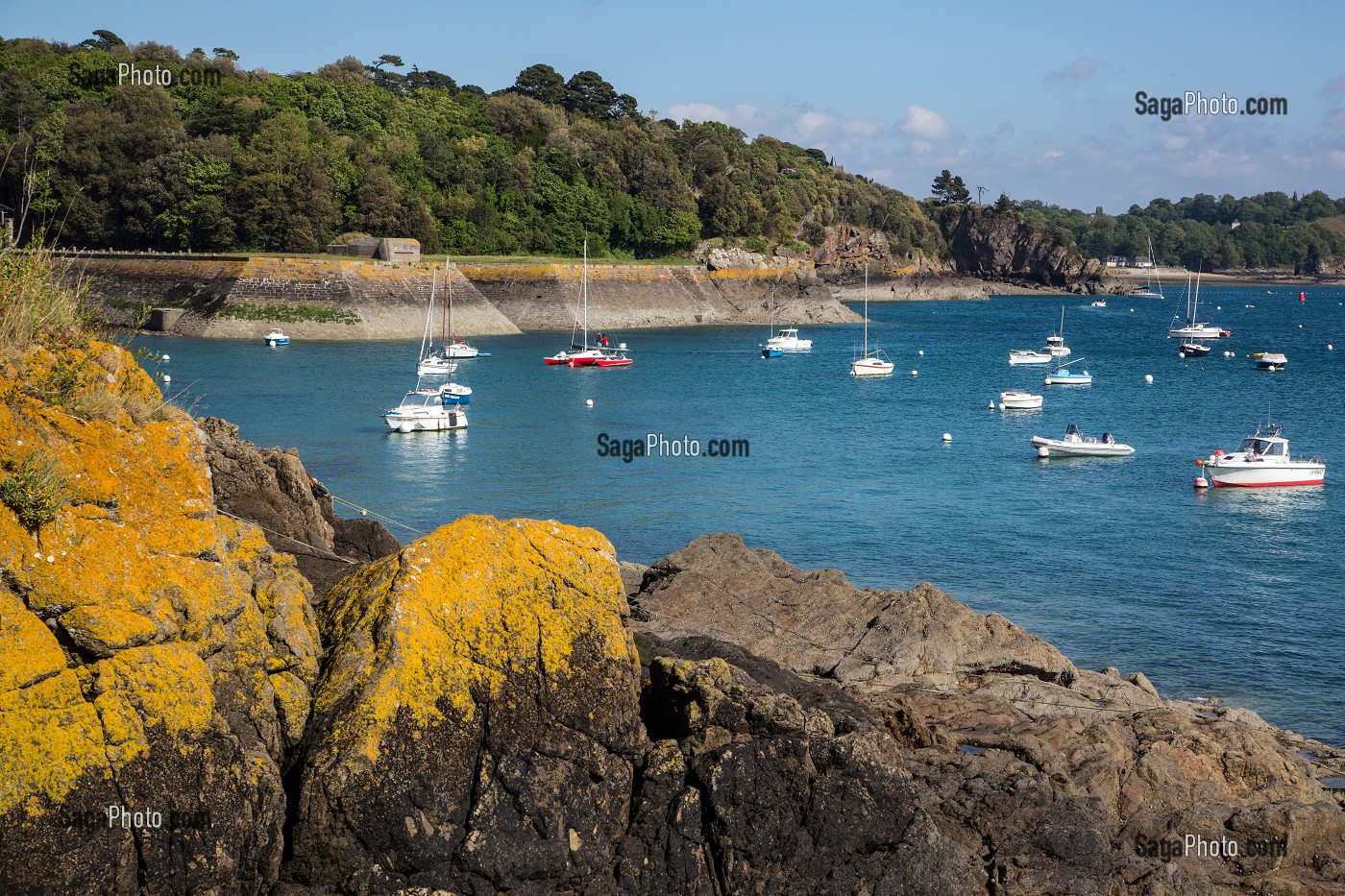 PORT DE PLAISANCE DES BAS-SABLONS, CITE D'ALET, QUARTIER DE SAINT-SERVAN, SAINT-MALO, ILLE-ET-VILAINE (35), FRANCE 