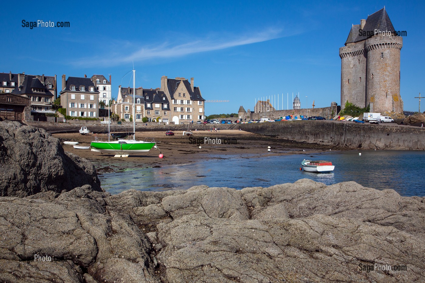 PLAGE DU PORT DES BAS-SABLONS ET TOUR SOLIDOR, CITE D'ALET, QUARTIER DE SAINT-SERVAN, SAINT-MALO, ILLE-ET-VILAINE (35), FRANCE 