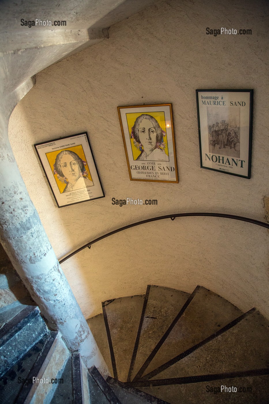 L'ESCALIER DE L'ANCIENNE FORTERESSE DU MUSEE GEORGE SAND, LA CHATRE (36), LA VALLEE NOIRE ET LE ROMANTISME DANS LE BERRY, FRANCE 