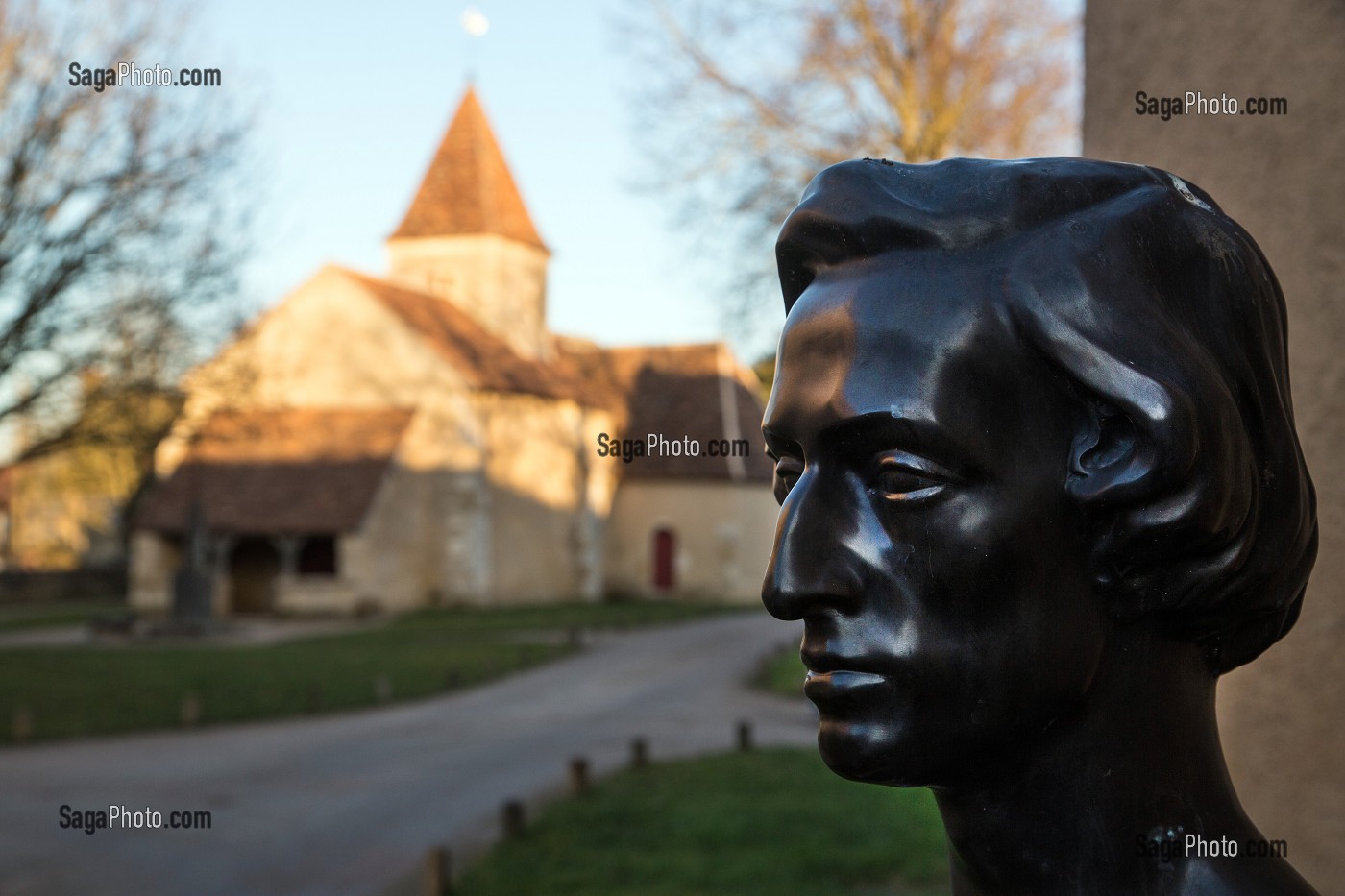 BUSTE DE FREDERIC CHOPIN DEVANT LE DOMAINE GEORGE SAND, LA VALLEE NOIRE ET LE ROMANTISME DE GEORGE SAND DANS LE BERRY, NOHANT-VIC (36), FRANCE 