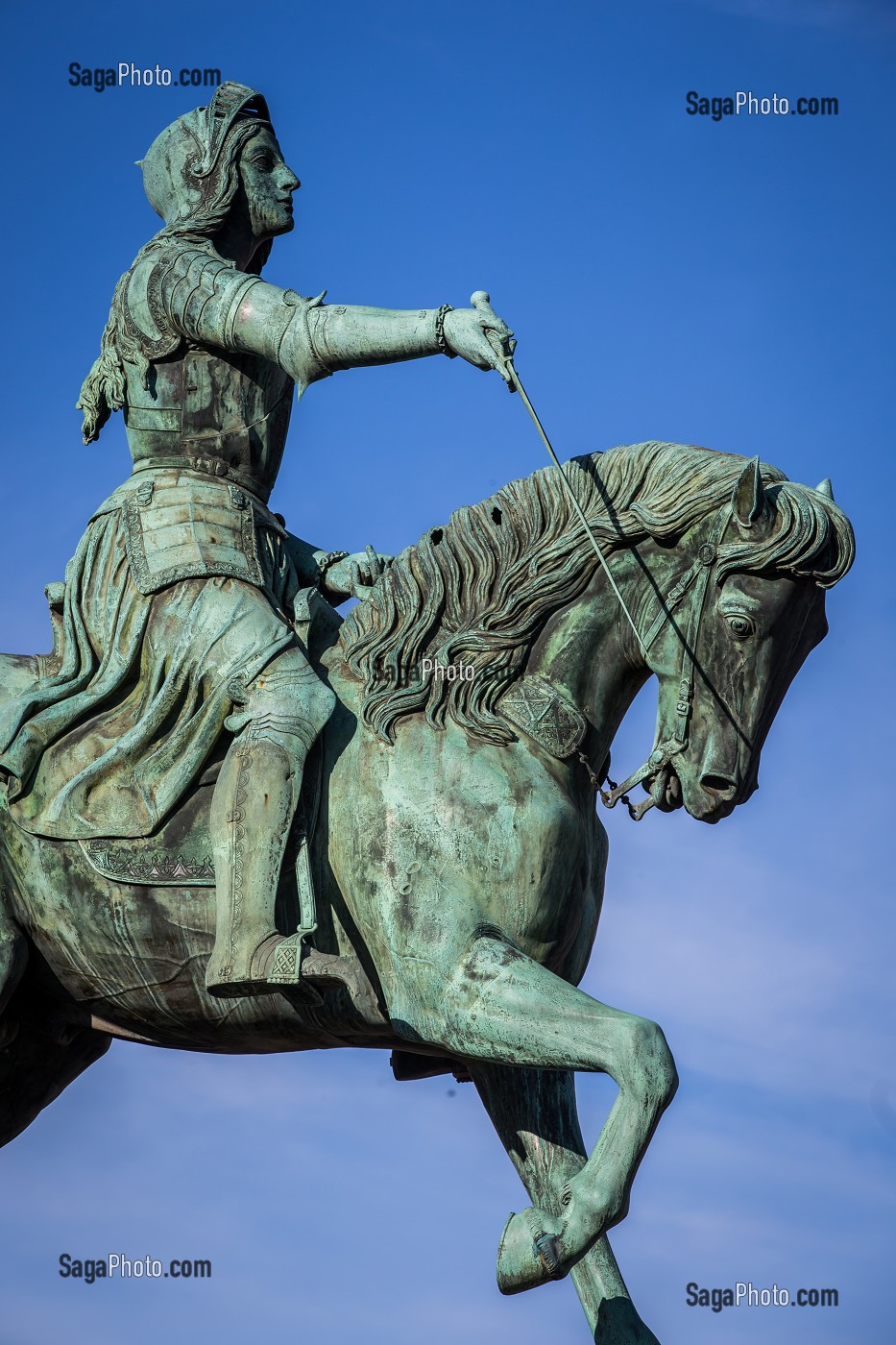 STATUE EQUESTRE DE JEANNE D'ARC, SCULPTEE PAR DENIS FOYATIER AU 19 EME SIECLE, PLACE DU MARTROI, ORLEANS, (45) LOIRET, CENTRE, FRANCE 