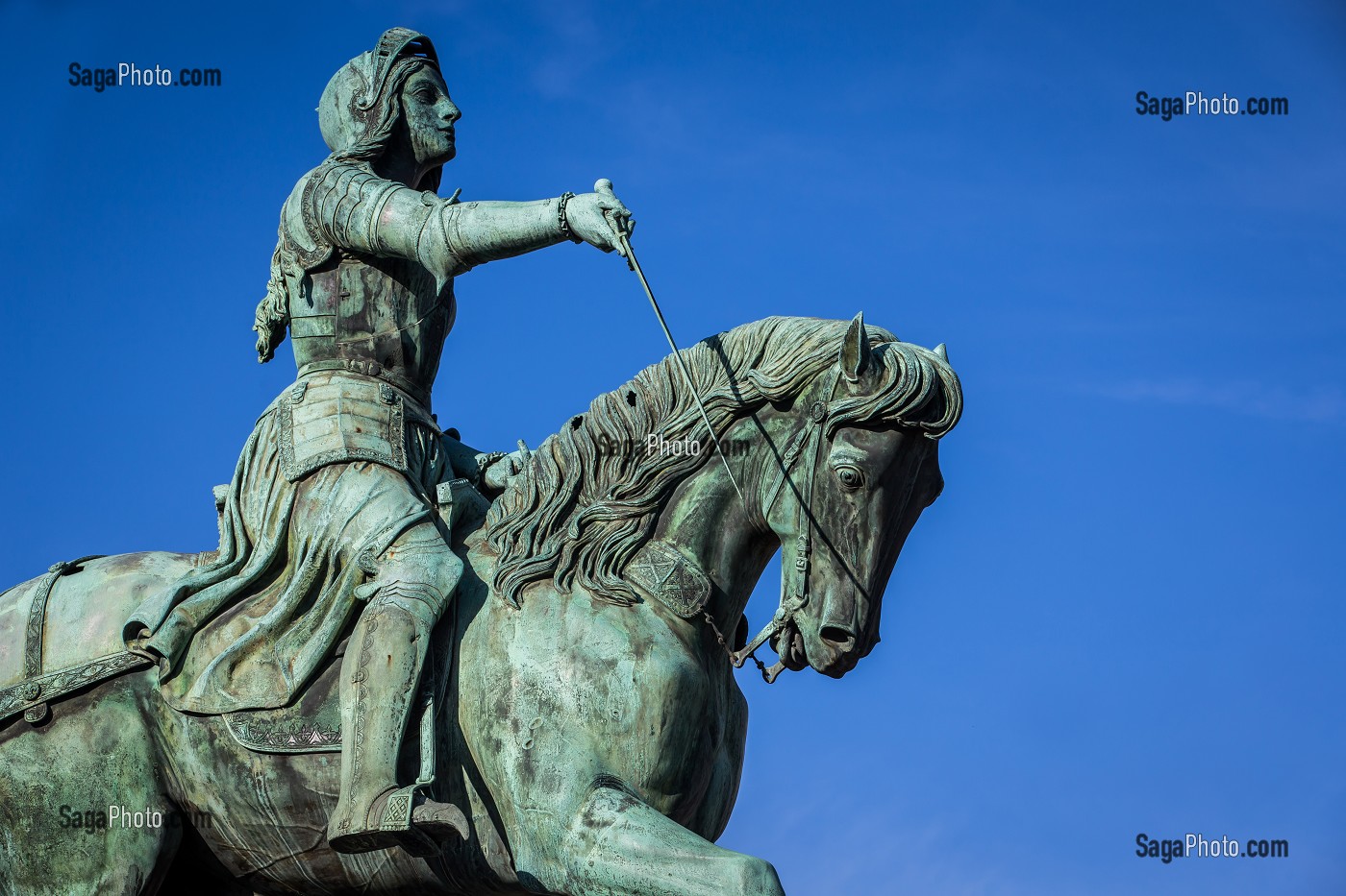 STATUE EQUESTRE DE JEANNE D'ARC, SCULPTEE PAR DENIS FOYATIER AU 19 EME SIECLE, PLACE DU MARTROI, ORLEANS, (45) LOIRET, CENTRE, FRANCE 