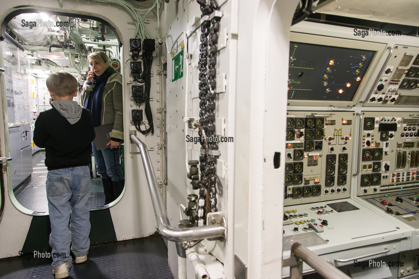 VISITE DE L'INTERIEUR DU SOUS-MARIN ' LE REDOUTABLE ', PREMIER SOUS-MARIN NUCLEAIRE LANCEUR D'ENGINS FRANCAIS, LANCE LE 29 MARS 1967 A CHERBOURG PAR LE GENERAL DE GAULLE, GARE MARITIME TRANSATLANTIQUE, CHERBOURG-OCTEVILLE, MANCHE (50), FRANCE 