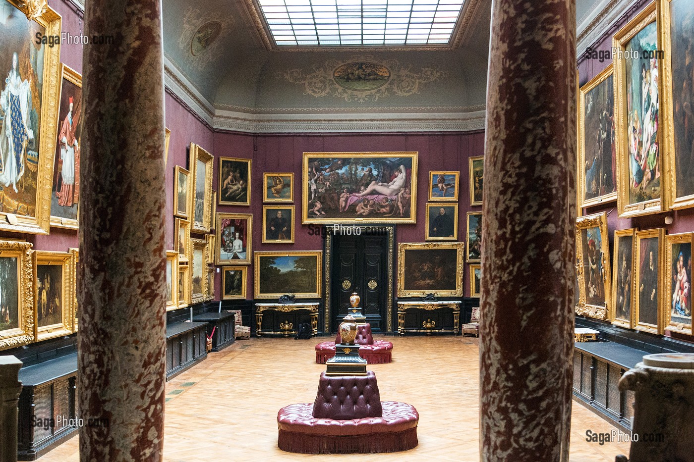 GALERIE DE PEINTURES, MUSEE DE CONDE CREE PAR LE DUC D'AUMALE AU 19 EME SIECLE, LORS DE LA RECONSTRUCTION ET L'AMENAGEMENT DU CHATEAU DE CHANTILLY, OISE (60), FRANCE 
