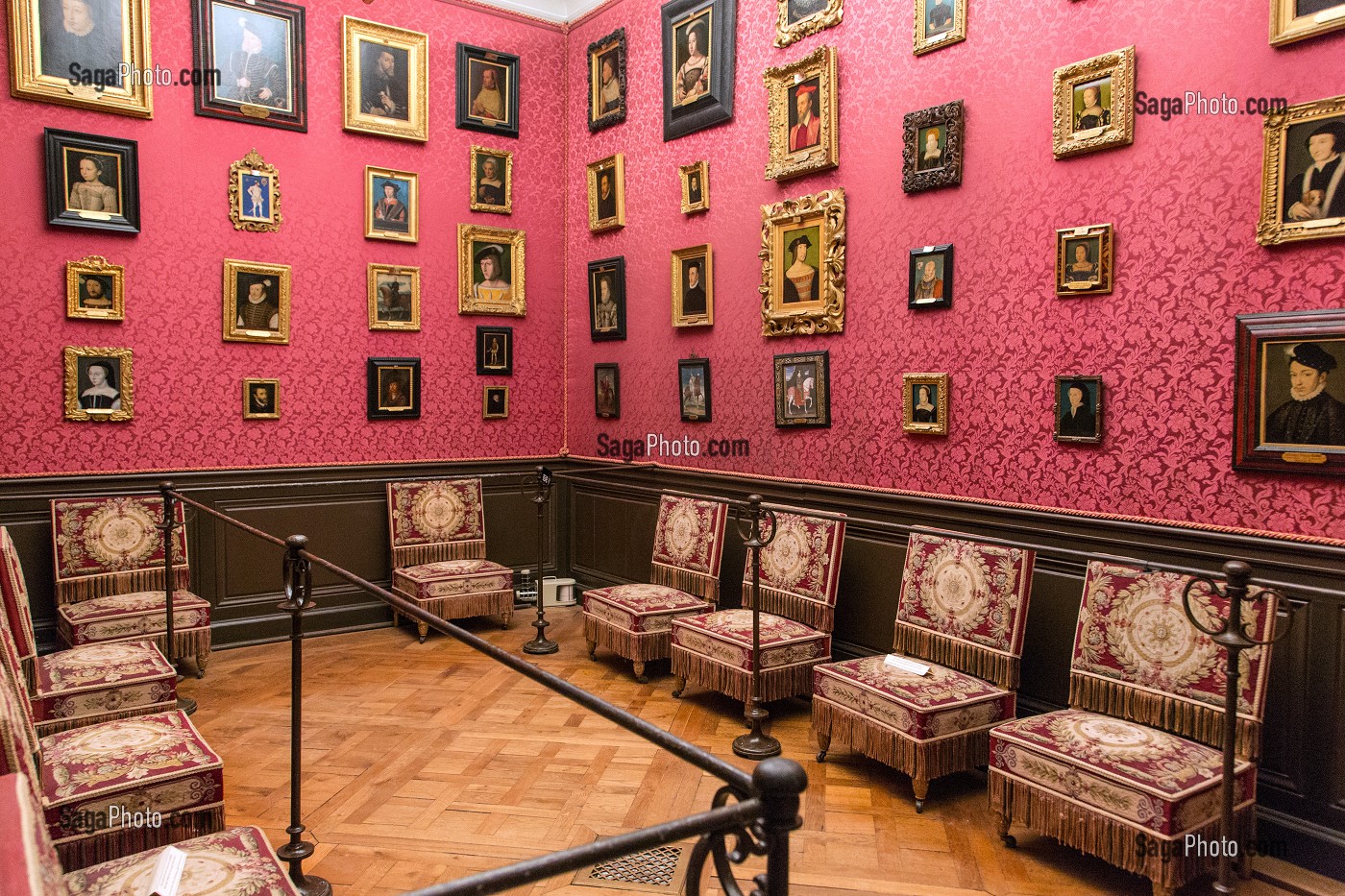 SALLE CLOUET, GALERIE DE PORTRAIT FRANCAIS DES ROIS ET REINES DE FRANCE AU 16 EME SIECLE, MUSEE DE CONDE CREE PAR LE DUC D'AUMALE AU 19 EME SIECLE, LORS DE LA RECONSTRUCTION ET L'AMENAGEMENT DU CHATEAU DE CHANTILLY, OISE (60), FRANCE 