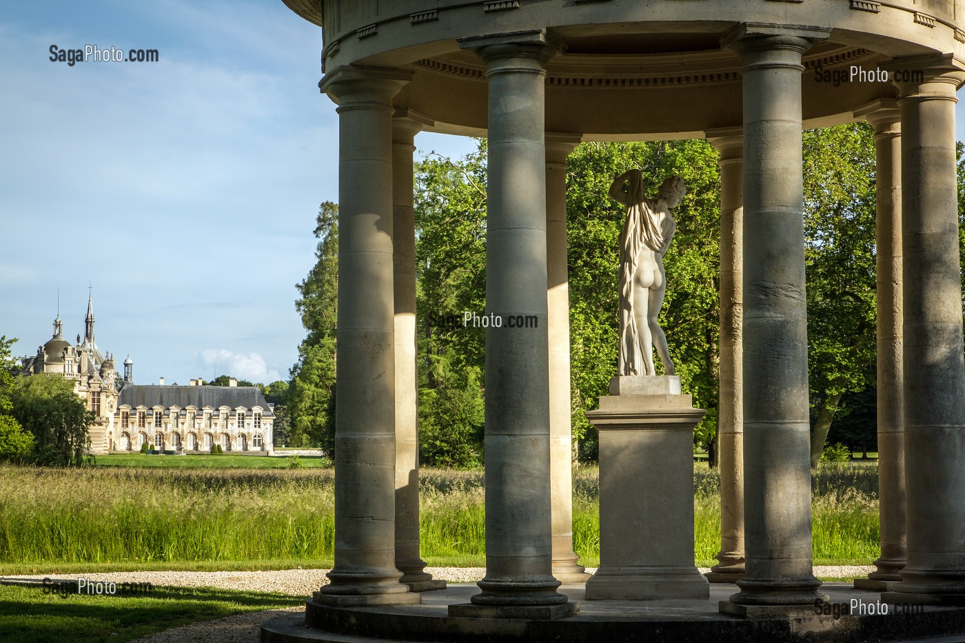TEMPLE DE VENUS, FOLIE ELEVEE AU 19 EME SIECLE ET ABRITANT UNE COPIE DE VENUS CALLIPYGE, JARDIN ANGLAIS DESSINE SOUS LA RESTAURATION EN 1819, DOMAINE DU CHATEAU DE CHANTILLY, OISE (60), FRANCE 