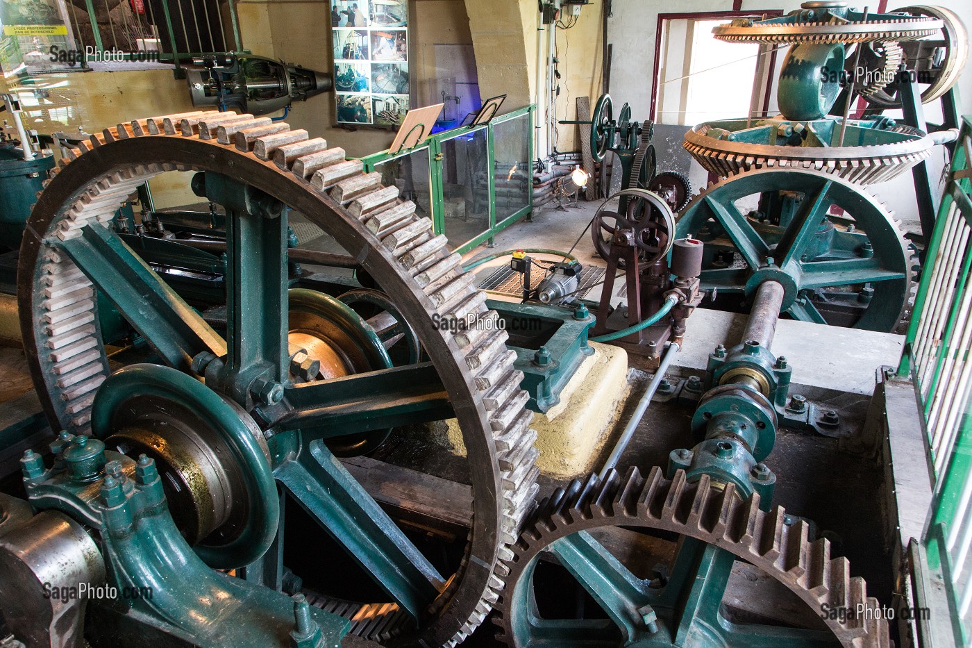 STATION DE POMPAGE ALIMENTEE PAR UNE TURBINE INSTALLEE PAR LE DUC D' AUMALE AU 19 EME SIECLE DANS LE BATIMENT ACCOLE AU PAVILLON DE MANSE OU MOULIN DES PRINCES, DOMAINE DU CHATEAU DE CHANTILLY, OISE (60), FRANCE 