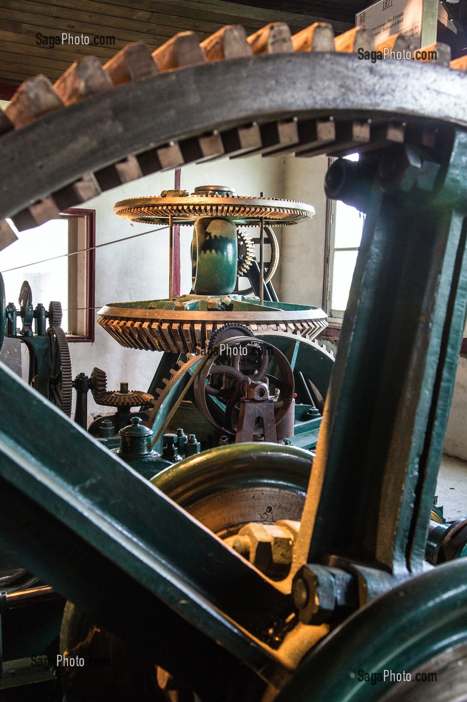 STATION DE POMPAGE ALIMENTEE PAR UNE TURBINE INSTALLEE PAR LE DUC D' AUMALE AU 19 EME SIECLE DANS LE BATIMENT ACCOLE AU PAVILLON DE MANSE OU MOULIN DES PRINCES, DOMAINE DU CHATEAU DE CHANTILLY, OISE (60), FRANCE 