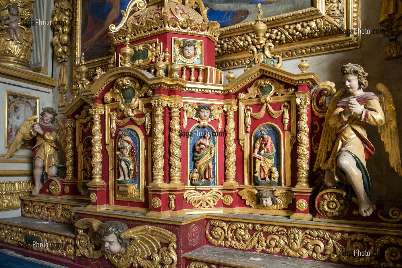 DETAIL DU RETABLE REMARQUABLE DE LA CHAPELLE SAINT-PIERRE, 17 EME SIECLE, SAINT-NICOLAS-DE SOMMAIRE (61) ORNE, BASSE-NORMANDIE, FRANCE 