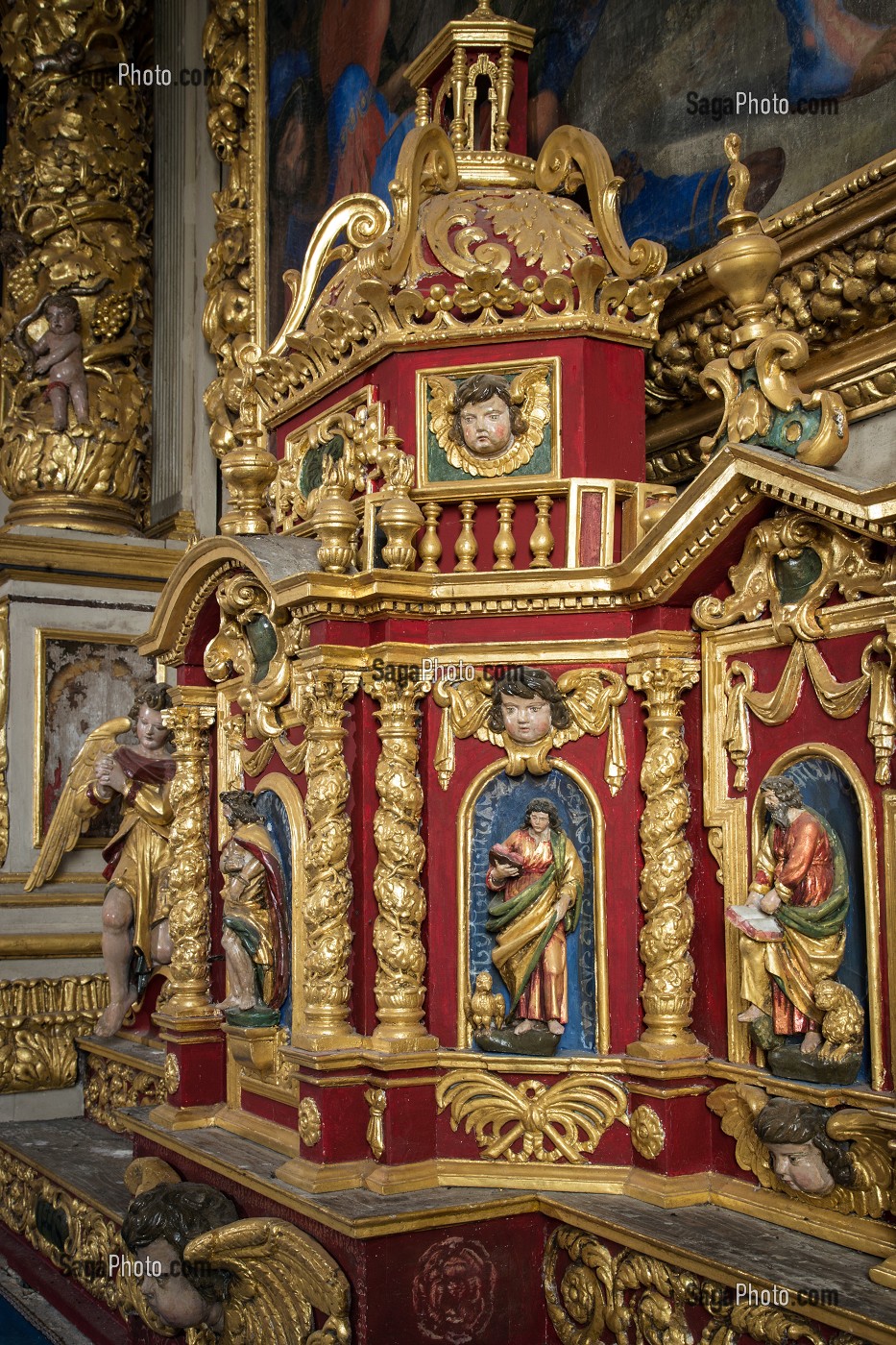 DETAIL DU RETABLE REMARQUABLE DE LA CHAPELLE SAINT-PIERRE, 17 EME SIECLE, SAINT-NICOLAS-DE SOMMAIRE (61) ORNE, BASSE-NORMANDIE, FRANCE 