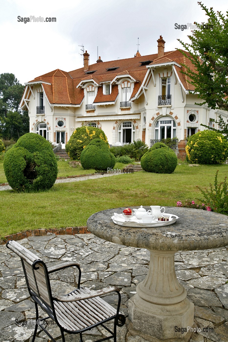 HOTEL LE CHATEAU DU CLAIR DE LUNE, BIARRITZ, PYRENEES ATLANTIQUES, (64), FRANCE, PAYS BASQUE, COTE BASQUE 