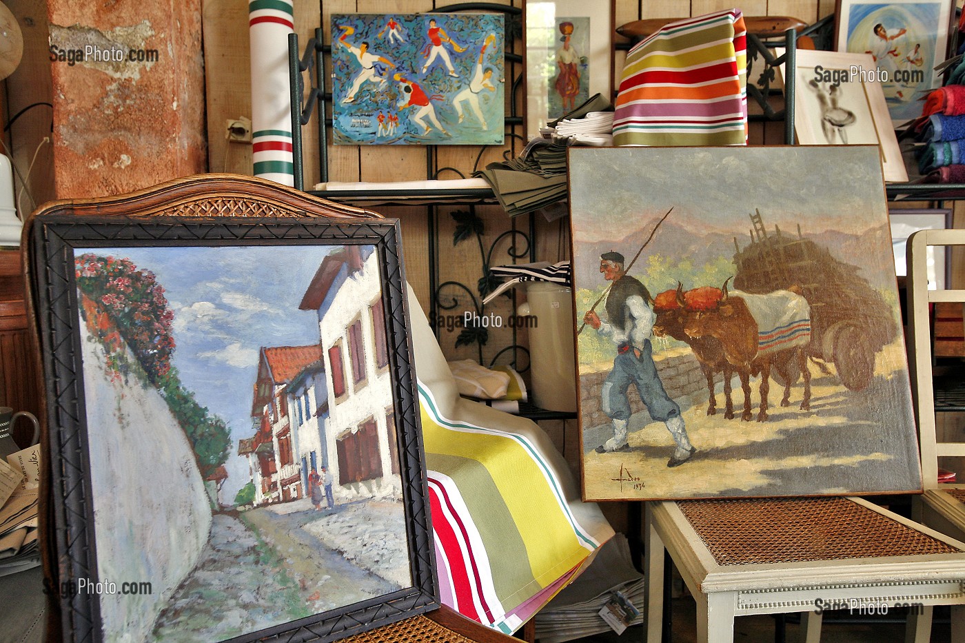 PEINTURES NEO-BASQUE, ANTIQUITES LOKO, ARCANGUES, PYRENEES-ATLANTIQUE (64), FRANCE 