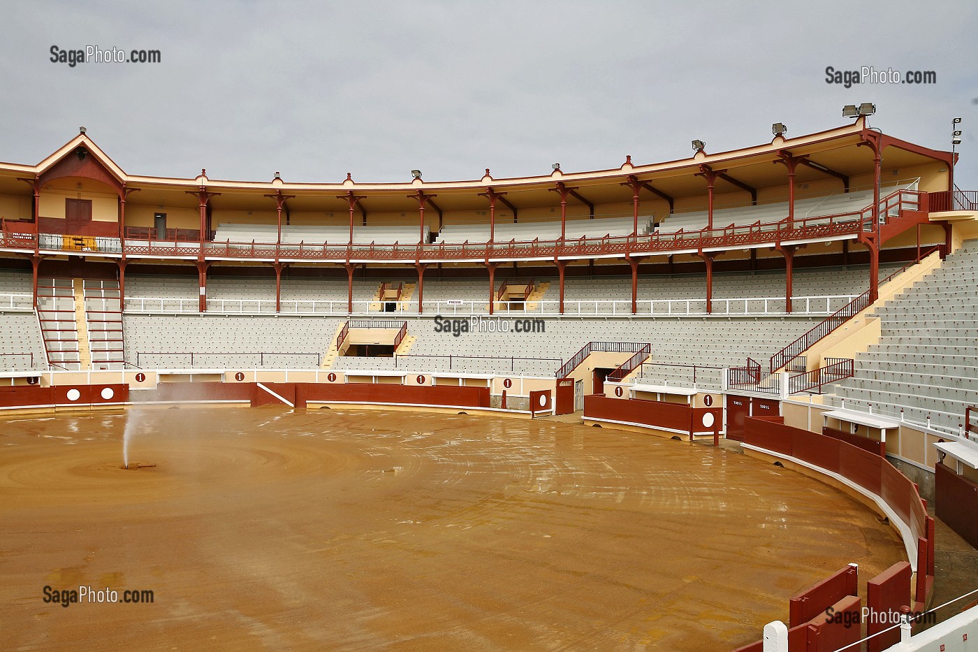 ARENES DE BAYONNE, TAUROMACHIE, BAYONNE, PYRENEES ATLANTIQUES, (64), FRANCE, PAYS BASQUE, COTE BASQUE 