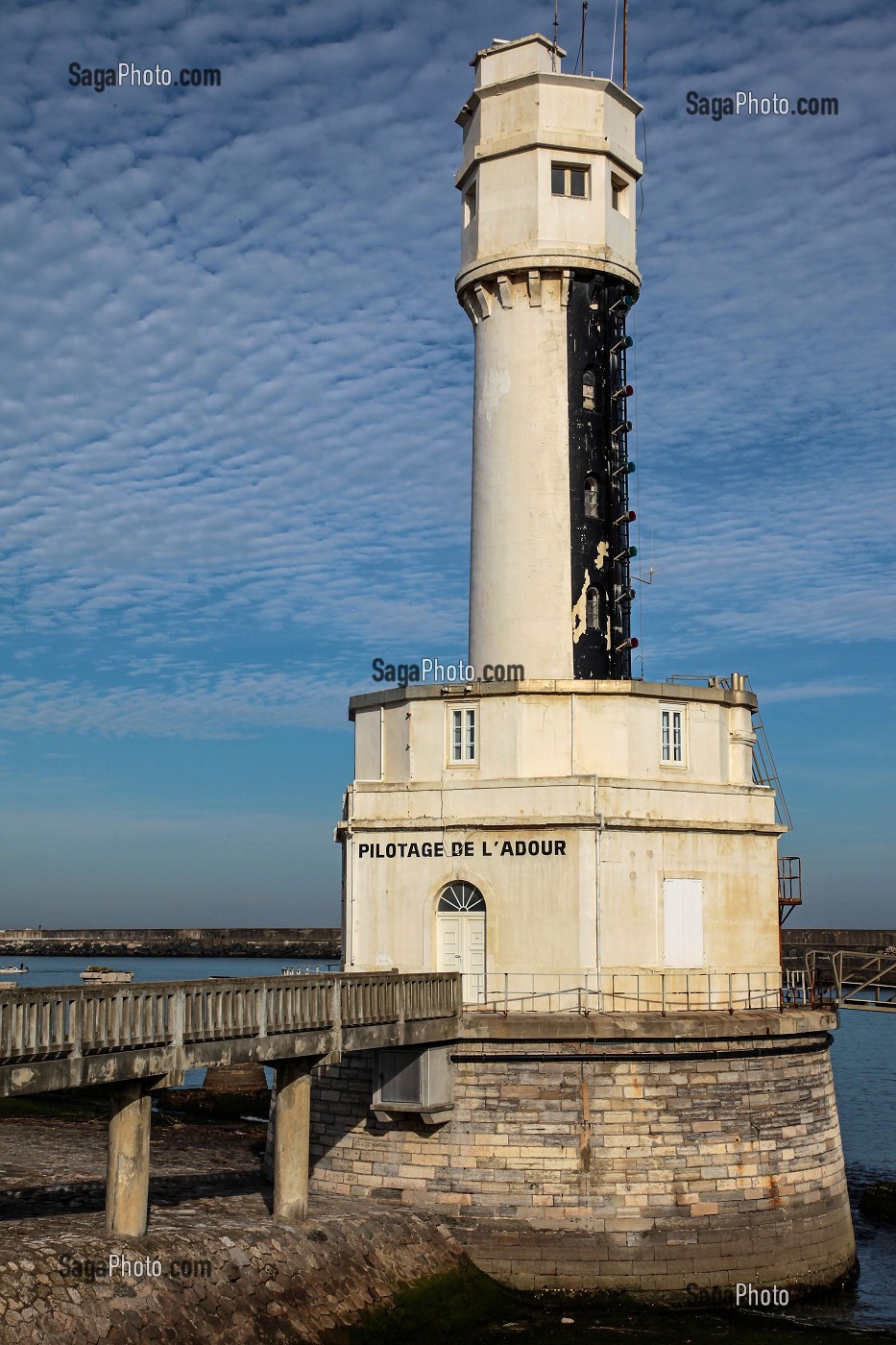 TOUR DES SIGNAUX DU PILOTAGE DE L'ADOUR, A L'EMBOUCHURE DE L'ADOUR, LA BARRE, ANGLET, PYRENEES ATLANTIQUES (64), FRANCE 