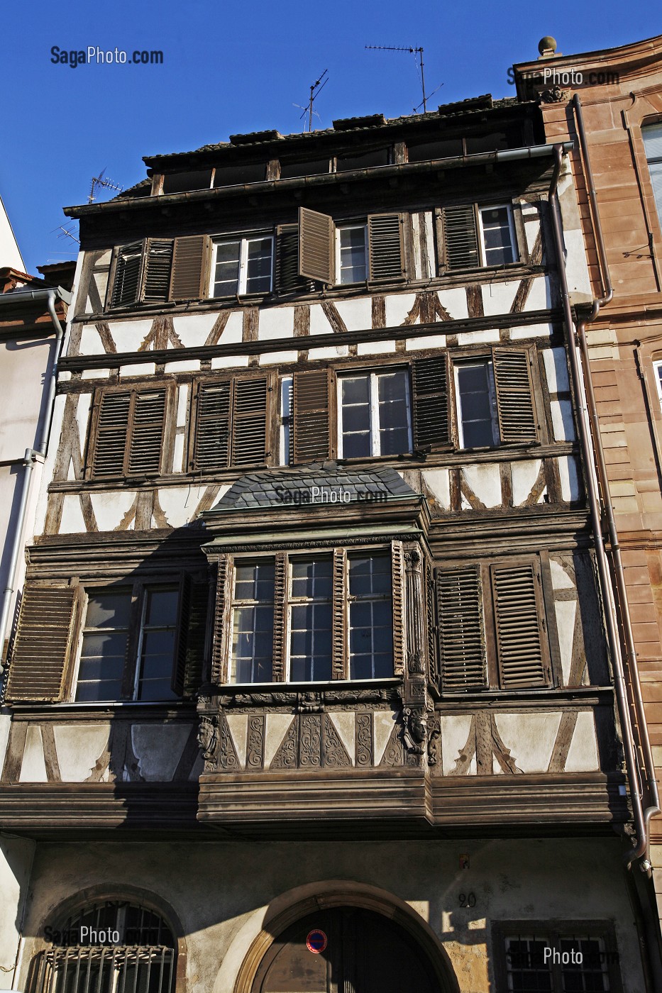 ANCIENNE MAISON DIETRICH, ORIEL ET COLOMBAGES SCULPTES, 20 QUAI SAINT NICOLAS, STRASBOURG, BAS RHIN (67), ALSACE, FRANCE, EUROPE 