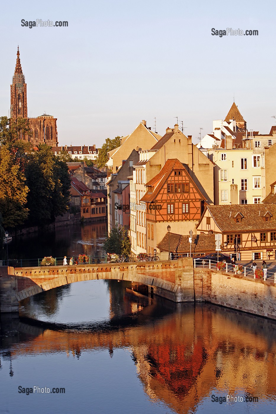 PONTS COUVERTS ET CATHEDRALE, STRASBOURG, BAS RHIN (67), ALSACE, FRANCE, EUROPE 