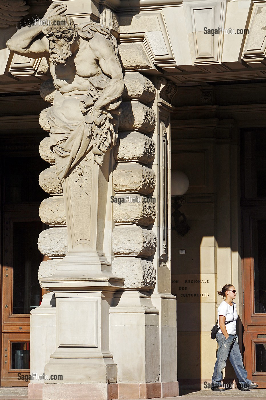 STATUE ATLANTE SOUTENANT LE BALCON, PALAIS DU RHIN, QUARTIER NEUSTADT, STRASBOURG, BAS RHIN (67), ALSACE, FRANCE, EUROPE 