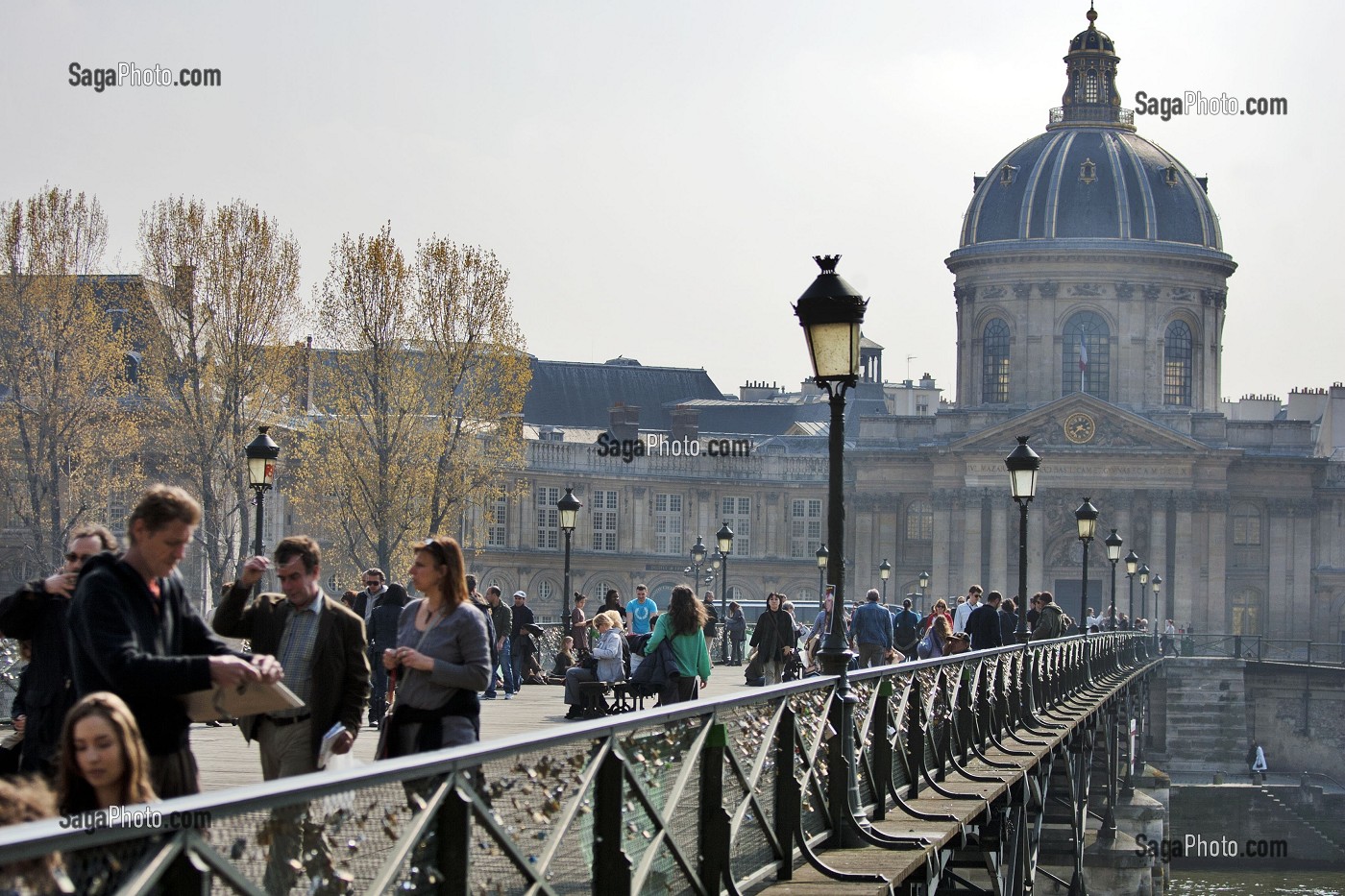 LE PONT DES ARTS, PARIS, FRANCE