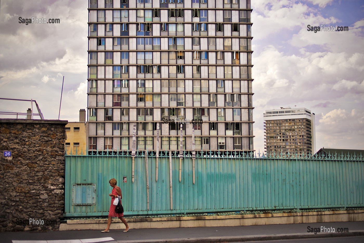 IMMEUBLE HLM, 13 EME ARRONDISSEMENT, PARIS (75), FRANCE 