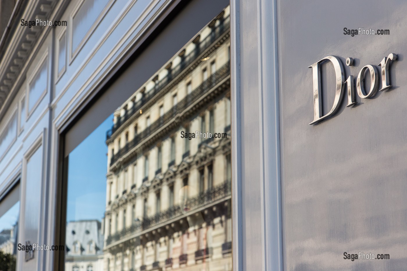 MAGASIN DIOR, AVENUE MONTAIGNE, 8EME ARRONDISSEMENT, PARIS, FRANCE 