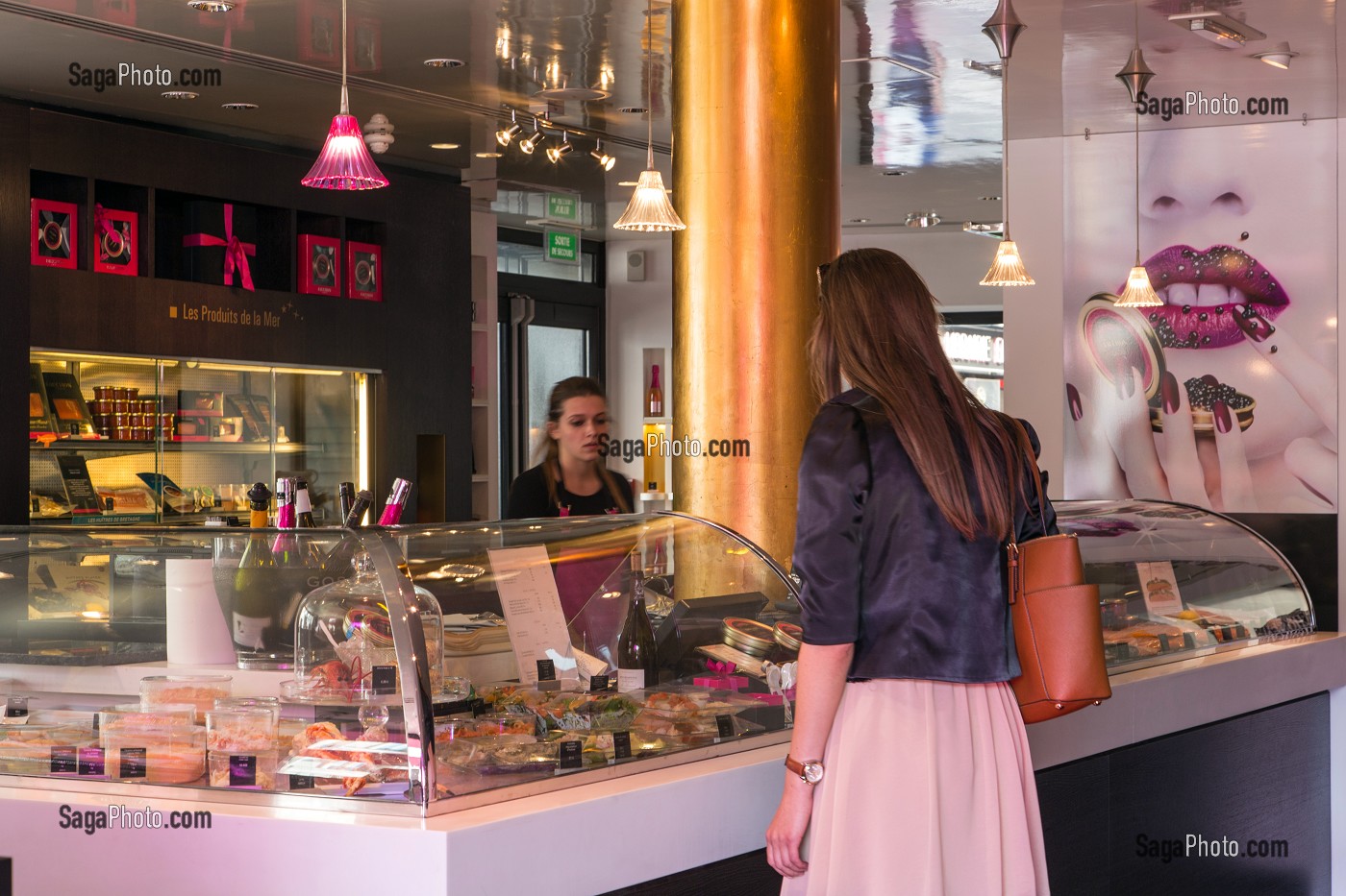 RAYON TRAITEUR DE LUXE ET EPICERIE FINE DU MAGASIN FAUCHON, PLACE DE LA MADELEINE, PARIS (75), FRANCE 