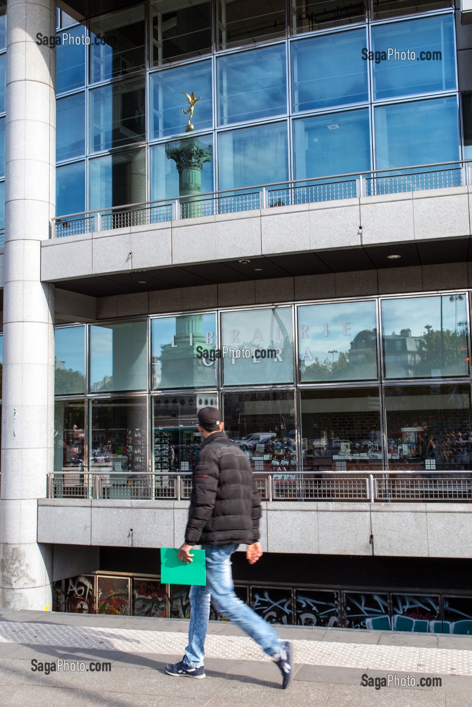 FACADE DE L'OPERA BASTILLE, PLACE DE LA BASTILLE, PARIS (75), FRANCE 