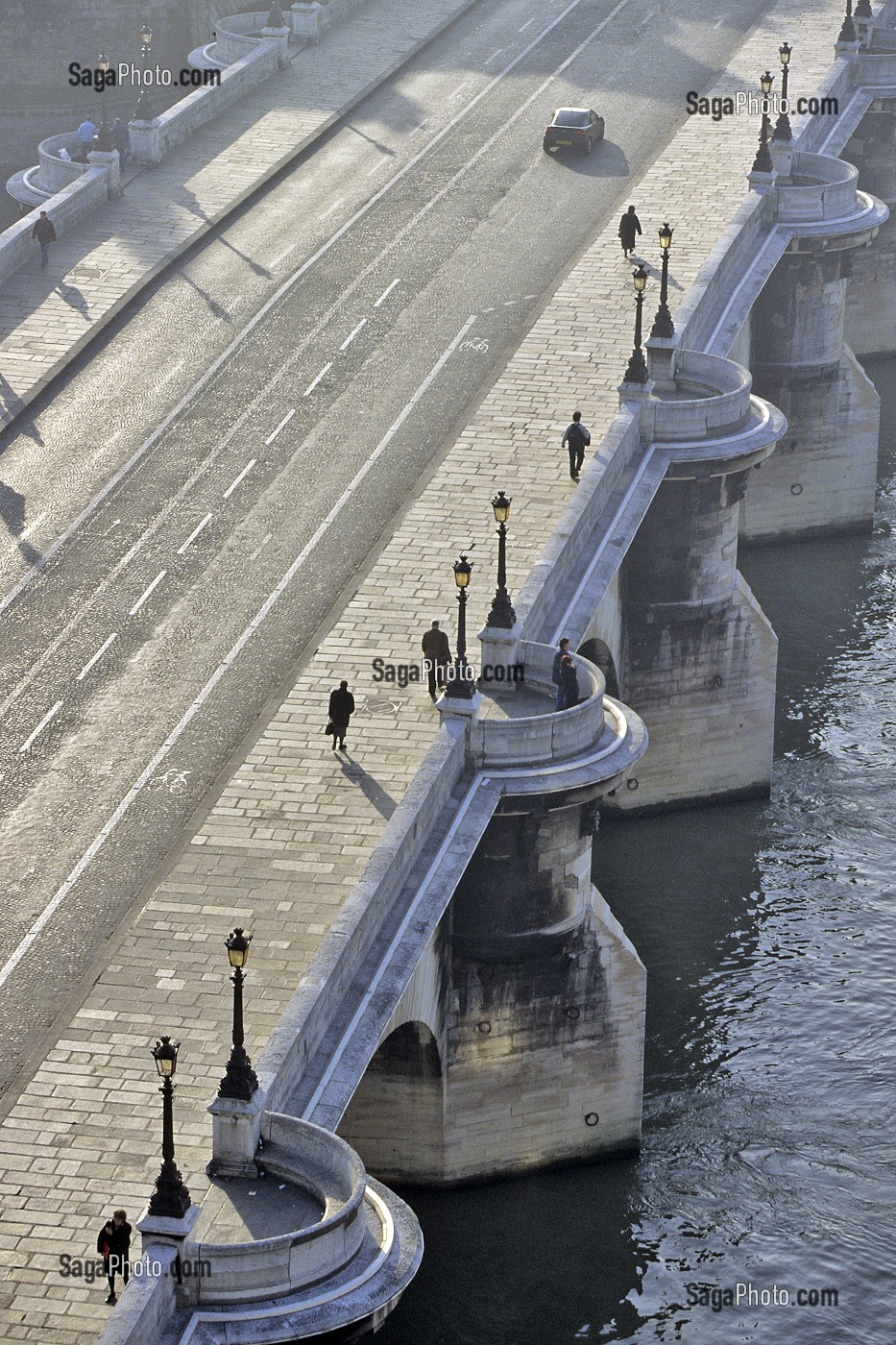 PONT NEUF A CONTREJOUR, 1ER ARRONDISSEMENT, PARIS (75), FRANCE 