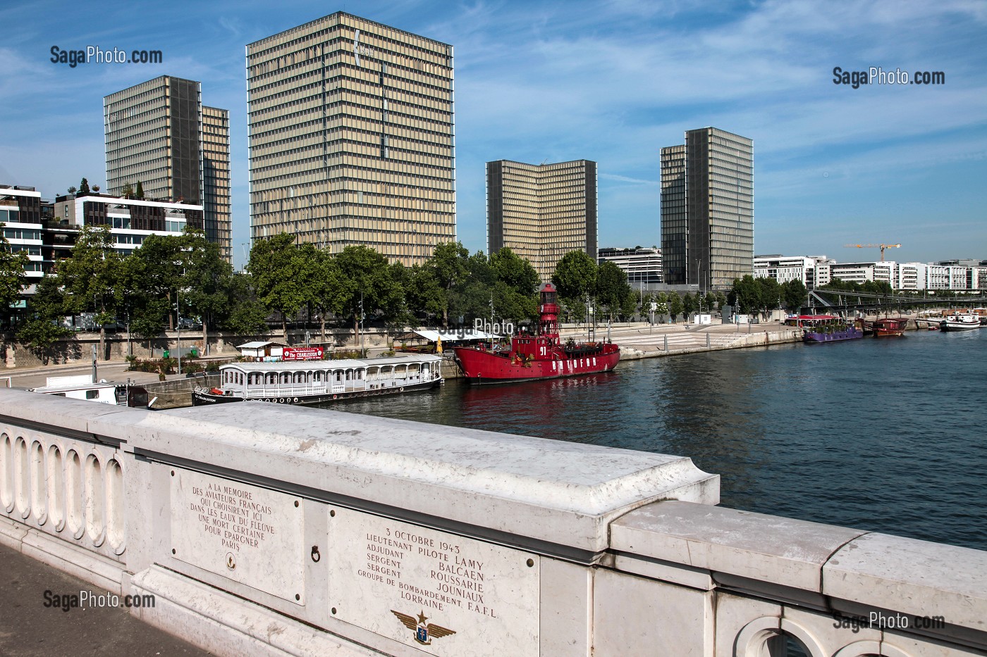 PONT DE TOLBIAC, BIBLIOTHEQUE NATIONALE DE FRANCE  FRANCOIS MITTERRAND, BNF 