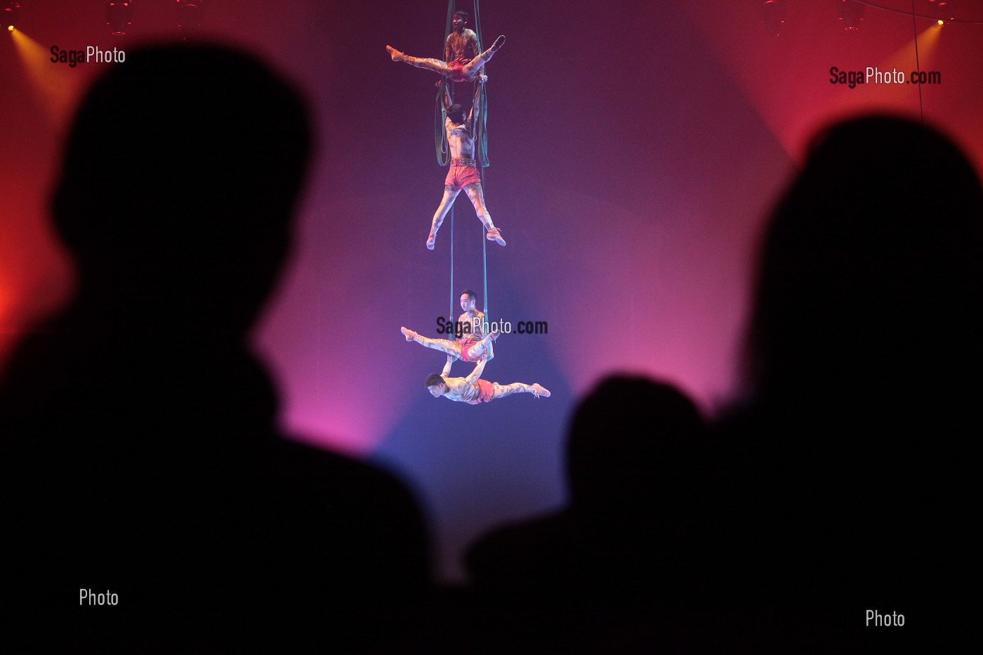 TROUPE D'ARTISTES CHINOIS, CIRQUE PHENIX, PELOUSE DE REUILLY, PARIS 12 EME ARRONDISSEMENT 