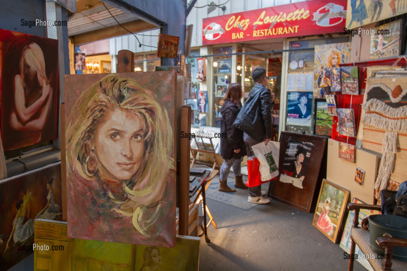 MARCHE AUX PUCES, MARCHE VERNAISON, SAINT-OUEN, SEINE-SAINT-DENIS, FRANCE 